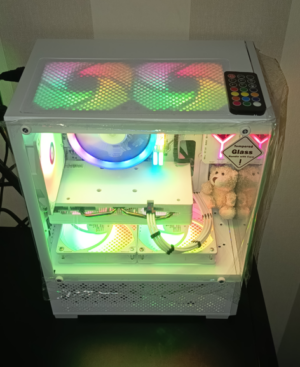 PC Gamer AquaView2026 "Full White" RTX 3050 8 Go – Ryzen 5 série X – 16 Go DDR4 – SSD NVMe 1 To – Windows 11 Pro